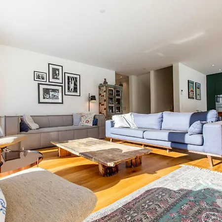 New Modern 4br With Mountain Views In Davos