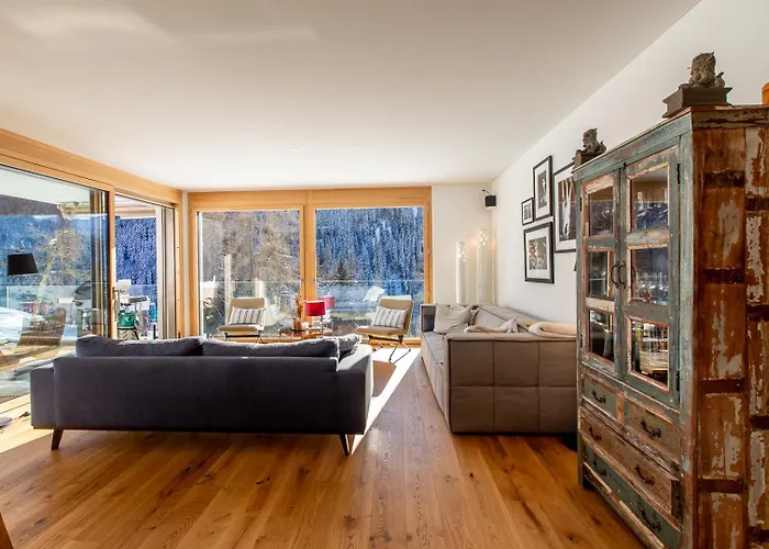 New Modern 4br With Mountain Views In Villa *