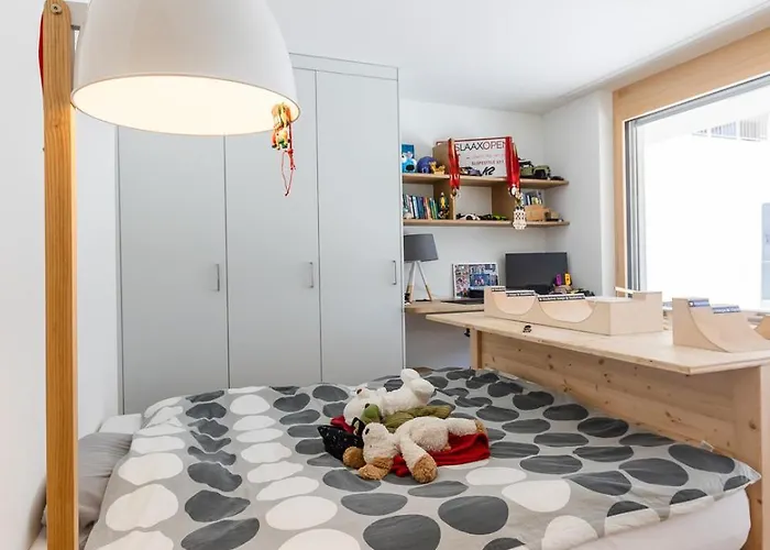 New Modern 4br With Mountain Views In * Davos