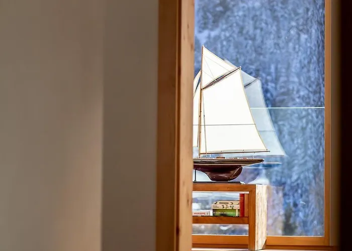 New Modern 4br With Mountain Views In Davos