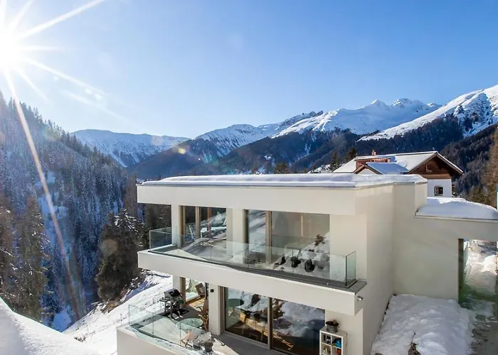 New Modern 4br With Mountain Views In