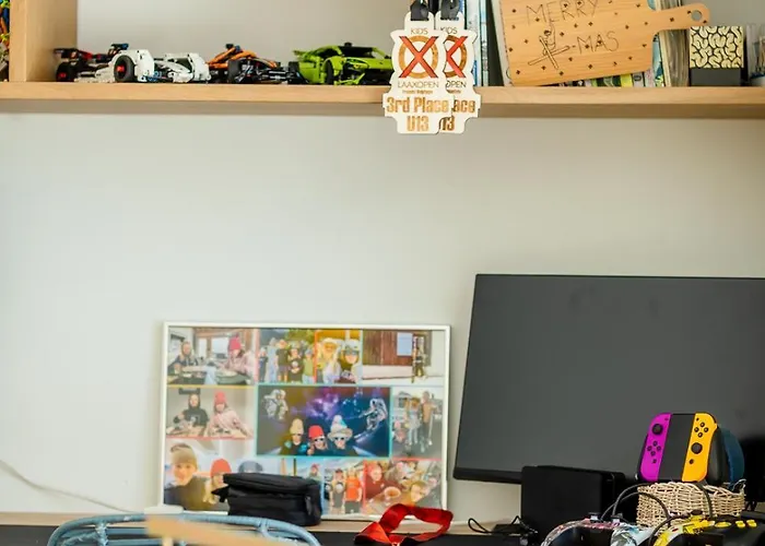 New Modern 4br With Mountain Views In *