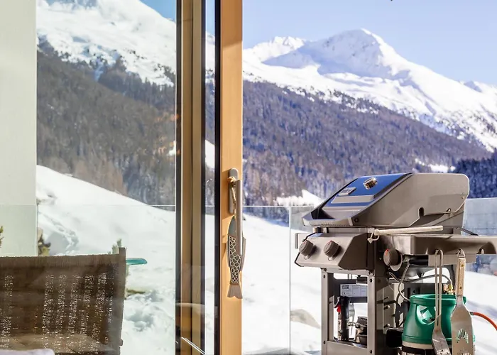 New Modern 4br With Mountain Views In