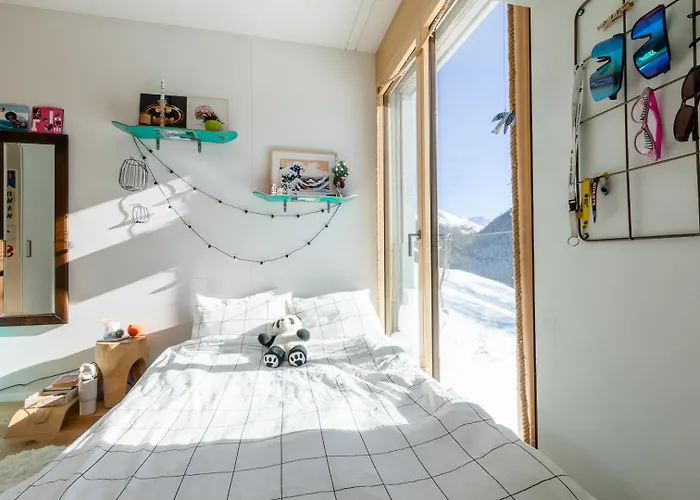 New Modern 4br With Mountain Views In *