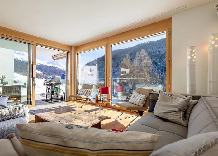 New Modern 4br With Mountain Views In Villa Davos