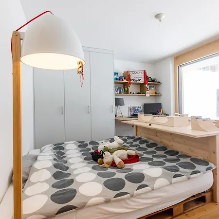 New Modern 4br With Mountain Views In * דאבוס