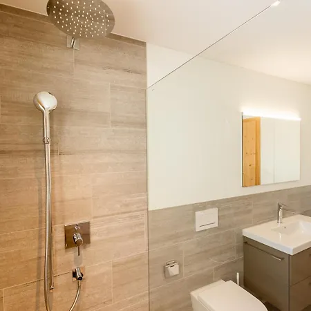 New Modern 4br With Mountain Views In * דאבוס
